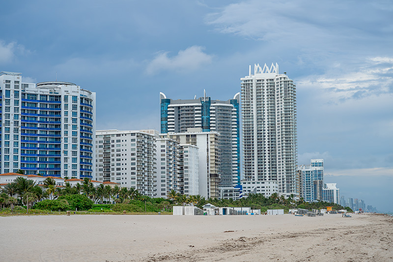 Luxury high rise condo in Florida